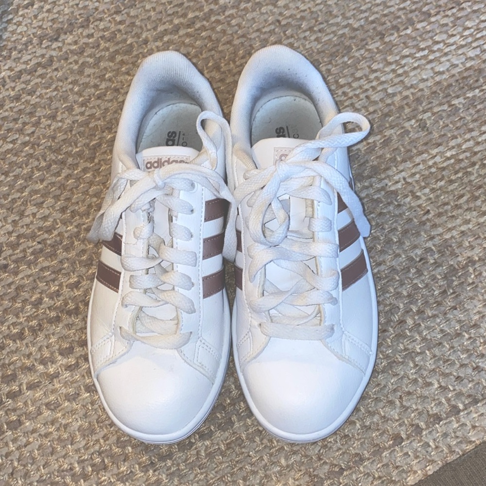 Adidas Cloudfoam rose colored size 6 sneakers